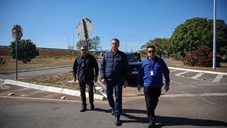 Brésil : l'ex-président Jair Bolsonaro contraint de porter un bracelet électronique par la Cour Suprême