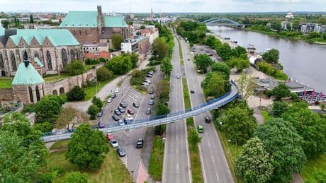 Verkehr: Marode Fußgängerbrücke in Magdeburg wird abgerissen