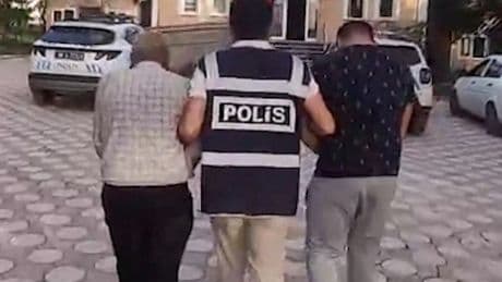 Köpek dövüştüren 2 kişi gözaltına alındı