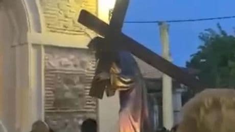 El Cristo de un paso se estrella contra el suelo en una pequeña localidad de Toledo