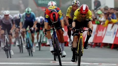 Vingegaard gana en un sprint de montaña por medio tubular y es el nuevo líder