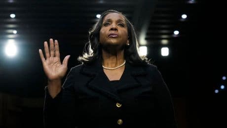 Could Trump Fire Lisa Cook Before Tuesday’s Fed Meeting? What To Know As Court Battle Heats Up.
