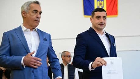 Présidentielle en Roumanie: cinq mois après l'annulation du premier tour, l'extrême droite favorite du nouveau scrutin