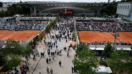 «Ça commence à devenir ridicule»: entre esprit de Paris 2024 et excès, une fièvre bleue au double visage s’invite à Roland-Garros
