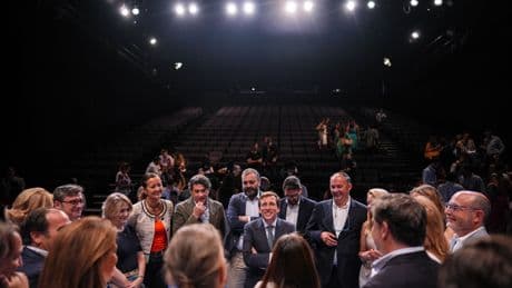 &quot;Frente al búnker, damos la cara&quot;: Almeida presume de gestión en el ecuador de la legislatura con todos sus concejales