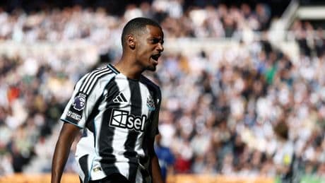 Isak, al Newcastle: “Cuando se rompen promesas, la relación no puede continuar”