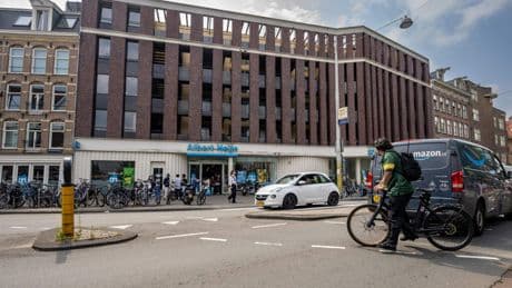 Buurt in verweer tegen besluit nachtopvang zomers open te houden, politie moet dagelijks uitrukken: ’Dit wil je niet op je eigen drempel’