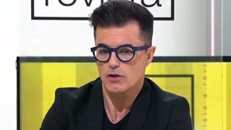 El médico Manuel Viso alerta a España: "No toques el móvil en los primeros 60 minutos después de despertarte"