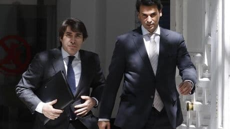 La jueza sienta en el banquillo a la pareja de Díaz Ayuso por fraude fiscal y falsificación