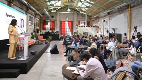 Del robot al chatbot: así está transformando la inteligencia artificial el  empleo en España