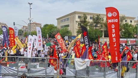Diyarbakır'da yurttaşlar 1 Mayıs için toplandı