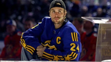 Justin Bieber Almost Scores A New No. 1 — Who Blocks Him?
