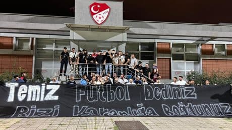 Trabzonspor taraftarından TFF'ye tepki! MHK Başkanı istifaya davet edildi