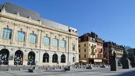 Chambéry : deux plaintes déposées après la découverte d’inscriptions antisémites sur des bâtiments publics