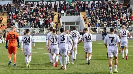 Karşıyaka’da yönetime bilet çağrısı!
