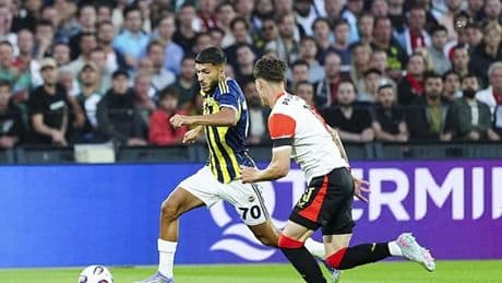 Fenerbahçeli futbolcudan Feyenoord maçı sonrası flaş hareket! Tepkiler sonrası…
