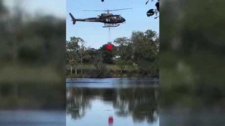 Fransa’da yangın helikopteri göle düştü