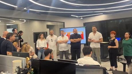 KRT TV'de patron bir kez daha görüşmeye gelmedi