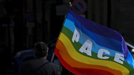 Oggi in piazza contro il riarmo: protestano M5s e Avs, distinguo nel Pd