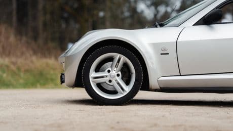 Deze occasion met trekjes van supercar is geschikte eerste auto