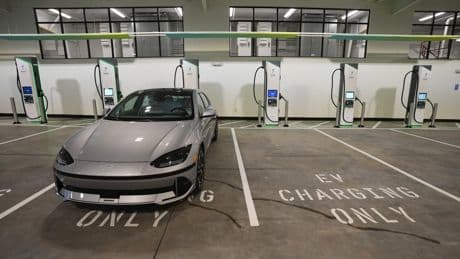 Support for electric vehicle mandates softening in B.C., poll suggests