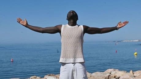 De mantero en Marbella a modelo tras sobrevivir en una patera