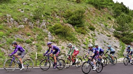 LIVE Giro d’Italia: Gijs Leemreize nog altijd met zes mederenners aan kop; dubbelslag voor Paul Double