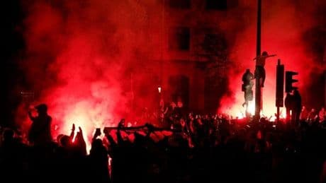 Un coche atropella a varias personas en París durante la celebración de la victoria del PSG