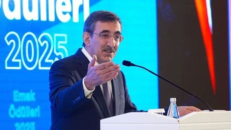 Yılmaz: İşsizlik oranı son 12 yılın en düşük seviyesinde