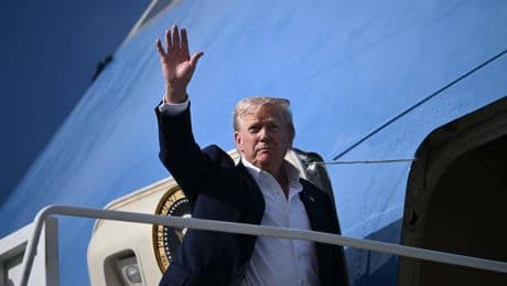 Trump attacca Mosca: "Nessuna risposa, una vergogna. Sanzioni tra 10 giorni"