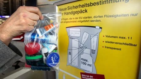 Sensation beim Handgepäck - Künftig viel mehr Flüssigkeit im Flugzeug erlaubt