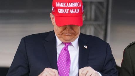 Trump dispara primero, negocia, da marcha atrás y vende un éxito histórico