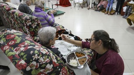 Comida saludable también en hospitales y residencias: así regulará el Gobierno la alimentación en centros sanitarios
