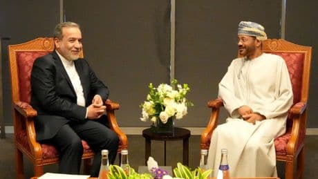 EEUU e Irán celebran su primer encuentro en una década para relanzar el acuerdo nuclear