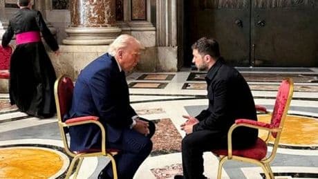 Begegnung zwischen Trump und Selenskyj im Petersdom: Eine fast zärtliche Szene