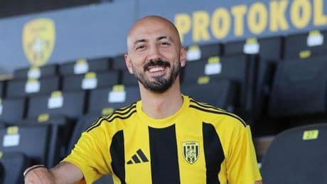 Ahmet İlhan Özek, İzmir ekibine imzayı attı