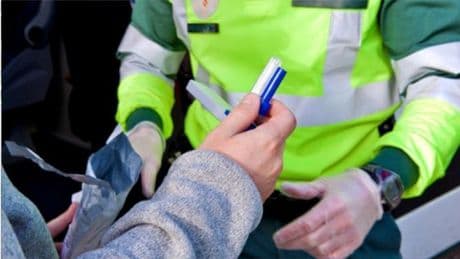 ¿Qué pasa si das falso positivo en un control de drogas de la Guardia Civil?