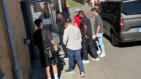 Neuer Verteidiger da - Hier kommt Köhn zur Vertragsunterschrift bei Union