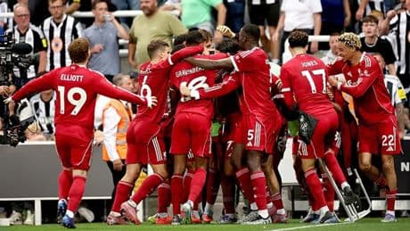 Liverpool 90+10'da 16 yaşındaki Ngumoha güldü!