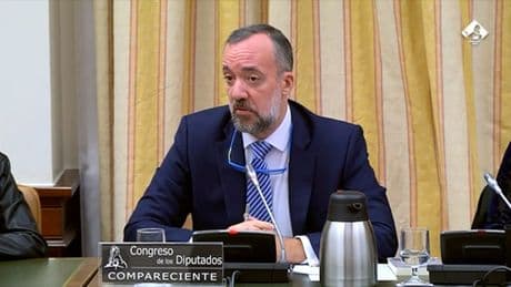 La jueza señala a Francisco Martínez como el &quot;arquitecto de blindaje estructural&quot; de la red de compraventa de datos