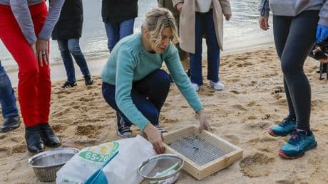 El postureo de Yolanda Díaz: de ir a recoger pélets para arañar votos a desaparecer con los incendios en Galicia