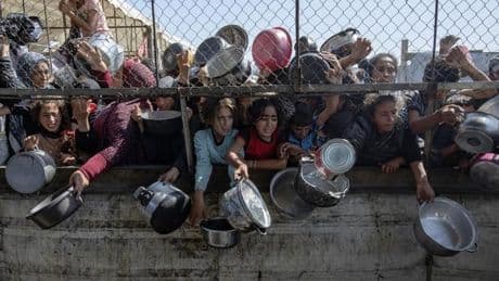 Soldados israelíes matan a dos gazatíes en Rafah que se dirigían en busca de comida