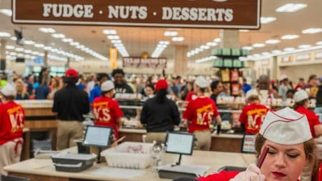Buc-ee’s, a Pit Stop to Refuel Cars, Stomachs and Souls, Spreads Beyond Texas