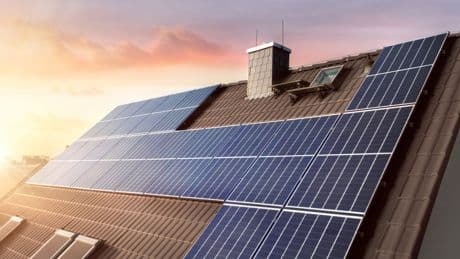 Sinkende Vergütung für PV-Strom: Warum dennoch kein Grund zur Eile besteht