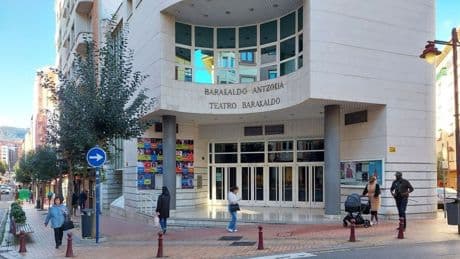 El exdirector de Azkuna Zentroa compite con otro aspirante por dirigir el Teatro Barakaldo