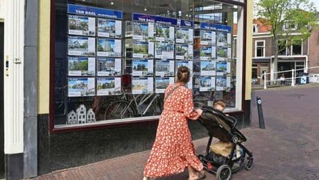 Woningtekort drukt geboortecijfer in Nederland nog verder omlaag: ’Jongeren stellen ouderschap uit’