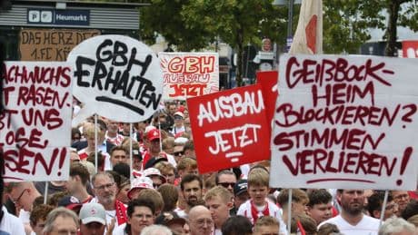 1. FC Köln: Tausende Fans bei Demonstration für Geißbockheim-Ausbau