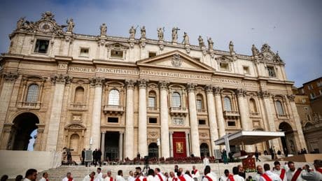 Mort de François : le conclave devant élire le prochain pape débutera le 7 mai