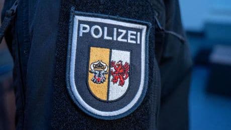 Beförderung bei Polizei: Debatte um Turbo-Beförderung - Staatssekretär in der Kritik