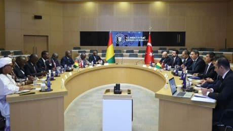 Bakan Bayraktar, Gineli bakanlarla bir araya geldi